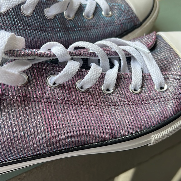 Converse Juniors Metallic Chuck Taylors All Star Low Tops - Picture 10 of 10